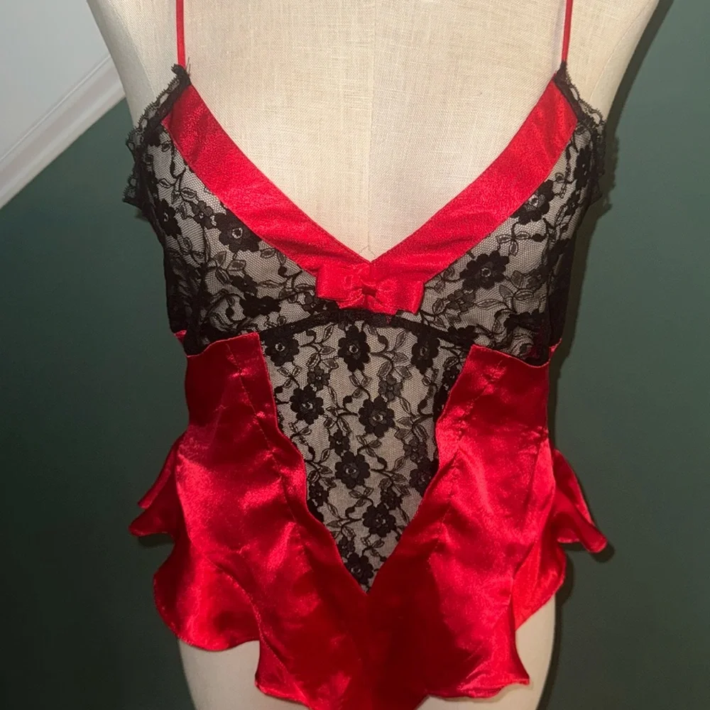 Vintage Victoria's Secret Red‎ Chemise with Lace Details Gold Label M—lingerie